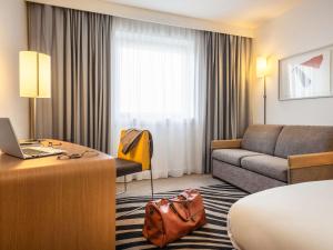 Ruang duduk di Novotel Marne-la-Vallée Noisy-le-Grand