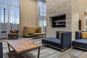 A seating area at Cambria Hotel West Orange