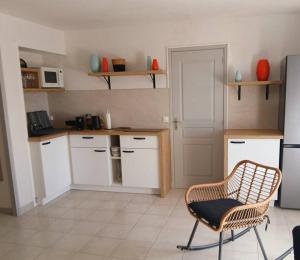 Una cocina o kitchenette en Vaste bas de villa Le Belvédère