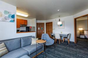 Dapur atau dapur kecil di TownePlace Suites Denver Southwest/Littleton