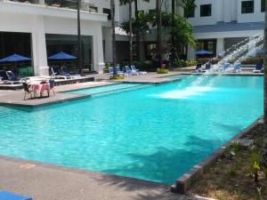 Piscina a Century Helang Hotel o a prop