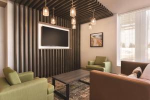 Zona d'estar a Radisson Kingswood Hotel & Suites, Fredericton