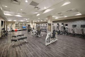 Homewood Suites- Denver Downtown Convention Center में फ़िटनेस सेंटर और/या फ़िटनेस सुविधाएं