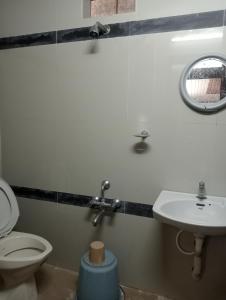 A bathroom at Hotel Hill Town Coorg