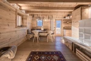 Φωτογραφία από το άλμπουμ του NeveSole Chalet - Charming Flat Near Dolomiti Ski Slopes σε San Vito di Cadore