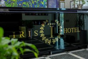 Sertifikat, nagrada, logo ili drugi dokument prikazan u objektu IRIS Hotel