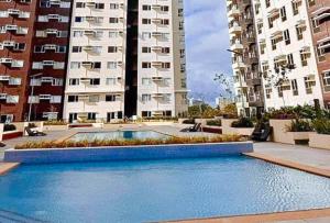 A piscina localizada em Avida Towers Atria by RedDoorz ou nos arredores