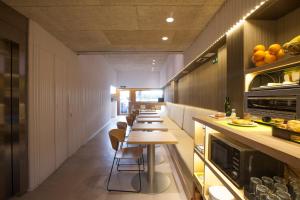 Una cocina o kitchenette en Hotel A Pamplona