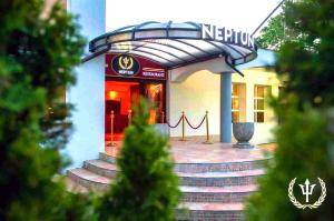 Facade o entrance ng Neptun Ψ Resort