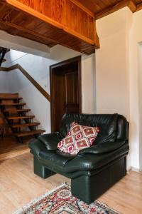 Un lugar para sentarse en Silva Cabin - In the heart of Bran, next to the Castle w/ free parking