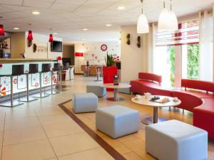 Гостиная зона в ibis Velizy Jouy-En-Josas