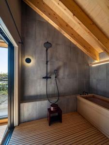 Nacrt objekta MUKUten舎富士宮 MUKUtensha Fujinomiya natural wood retreat hotel