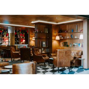 Ruang duduk di The Motley Hotel Richmond, Tapestry Collection by Hilton