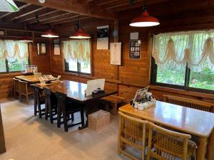 Un restaurant u otro lugar para comer en Zao Pension Aramiya - Vacation STAY 86181v