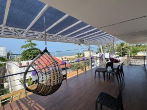 Un balcón o terraza en Noel's beach homestay