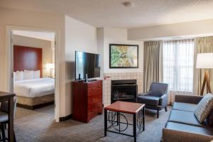 โทรทัศน์และ/หรือระบบความบันเทิงของ Residence Inn by Marriott Little Rock