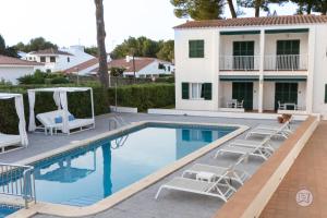 Swimmingpoolen hos eller tæt på Apartamentos Annabel's II