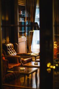 A seating area at Relais & Châteaux Bülow Palais