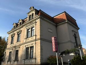 The building in which a szállodákat is located