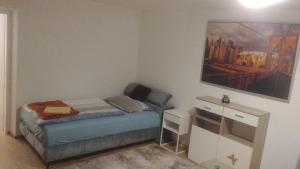 Cama ou camas em um quarto em APARTMENT Top 11 ZENTRUM mit 2 Schlafzimmer BESTROOMS eU