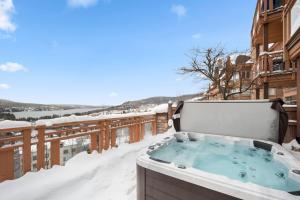 ALTITUDE 170-2 / PRIVATE Hot Tub on HUGE Terrace durante el invierno