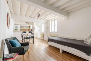 Khu vực ghế ngồi tại Appartement F2 Rouen Gare - parking gratuit