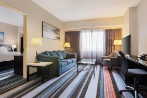 TV i/ili zabavni centar u objektu Courtyard by Marriott New York JFK Airport