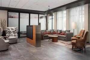 A seating area at Courtyard by Marriott Las Cruces at NMSU