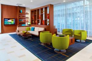 Televisyen dan/atau pusat hiburan di Courtyard by Marriott Orlando Lake Nona