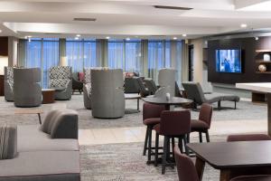 Ruang duduk di Courtyard by Marriott West Orange