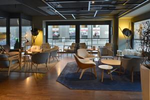 Khu vực ghế ngồi tại Courtyard by Marriott Brussels EU