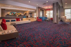 Zona d'estar a Fairfield Inn & Suites by Marriott Altoona