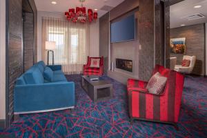 Zona d'estar a Fairfield Inn & Suites by Marriott Altoona