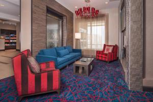 Zona d'estar a Fairfield Inn & Suites by Marriott Altoona