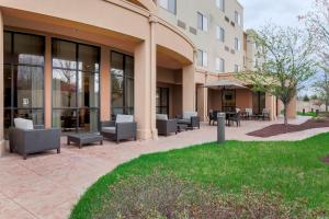 Istumisnurk majutusasutuses Courtyard by Marriott Potomac Mills Woodbridge