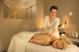 Omnia Hotel Relax & Wellness 스파 또는 웰니스 시설