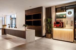 Galeri foto Radisson RED London Heathrow di Harmondsworth