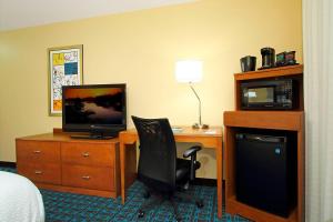 Televisor o centre d'entreteniment de Fairfield Inn & Suites Colorado Springs South