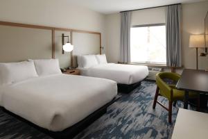 Postelja oz. postelje v sobi nastanitve Fairfield Inn & Suites Louisville New Albany IN