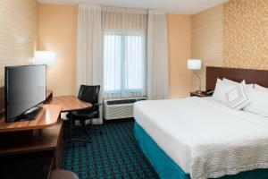 Katil atau katil-katil dalam bilik di Fairfield Inn & Suites by Marriott Houston Pasadena