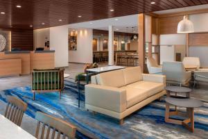 Χώρος καθιστικού στο Fairfield Inn & Suites by Marriott New Orleans Metairie