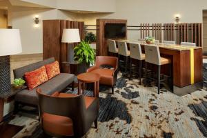 Кът за сядане в Marriott Cincinnati Northeast