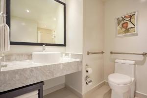 Un baño de Fairfield Inn & Suites by Marriott Villahermosa Tabasco