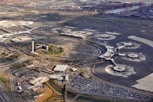 Pohľad z vtáčej perspektívy na ubytovanie Newark Liberty International Airport Marriott