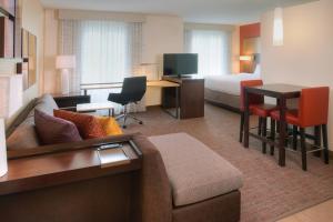 Телевизия и/или развлекателен център в Residence Inn by Marriott Chicago Bolingbrook