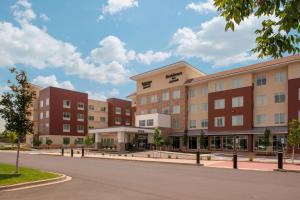 - une séance à l'avant de l'hôtel dans l'établissement Residence Inn by Marriott Boulder Broomfield/Interlocken, à Broomfield