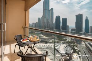 Fashion avenue Dubai Mall -The Residence tesisinde bir balkon veya teras