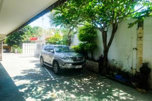 Imagine din galeria proprietății RedDoorz Plus near Adisucipto Airport 2 în Yogyakarta