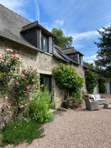 Um jardim em L'Hôtié de Brocéliande à Paimpont, au coeur des sites naturels et légendaires