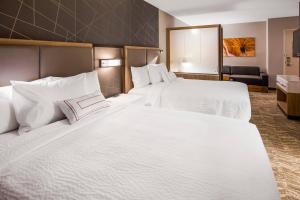 Katil atau katil-katil dalam bilik di SpringHill Suites by Marriott Chambersburg